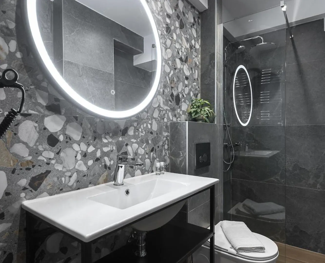 Room 8, Nilie Hospitality Mgmt Salonic Grecia